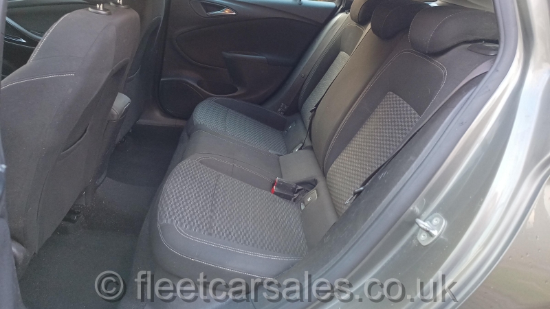 astra cdti sri interior